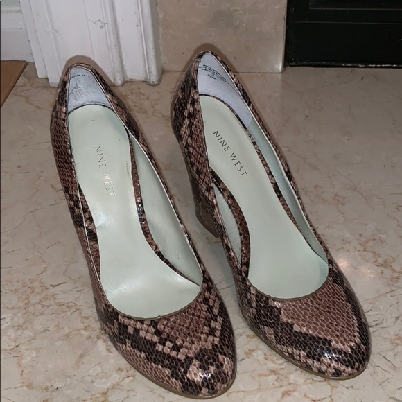 Nine West Limoscene Snakeskin block heel size 7.5 - Picture 3 of 8